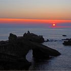 Coucher de soleil sur le Rocher de la Vierge  --  Biarritz