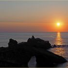 Coucher de soleil sur le Rocher de la Vierge  --  Biarritz