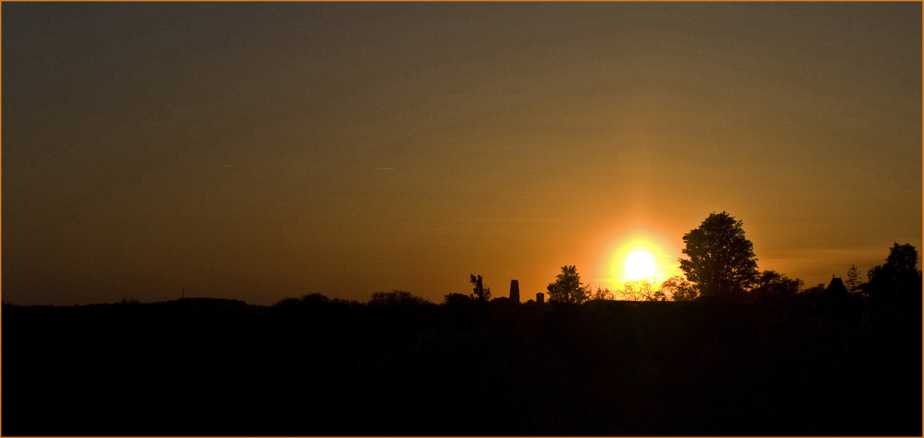 Coucher de soleil sur Lectoure et sa cathédrale