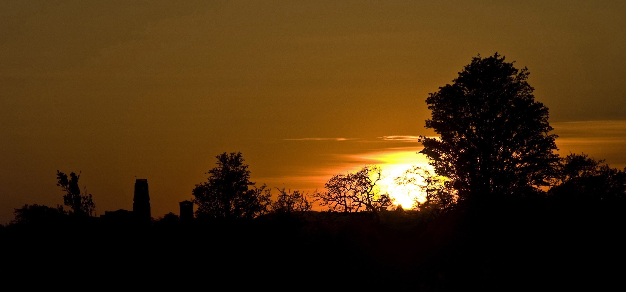 Coucher de soleil sur Lectoure (Gers) et sa cathédrale