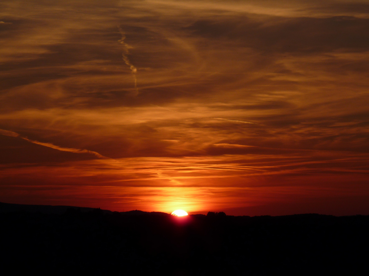 Coucher de soleil sur les monts de Gueret (23000)