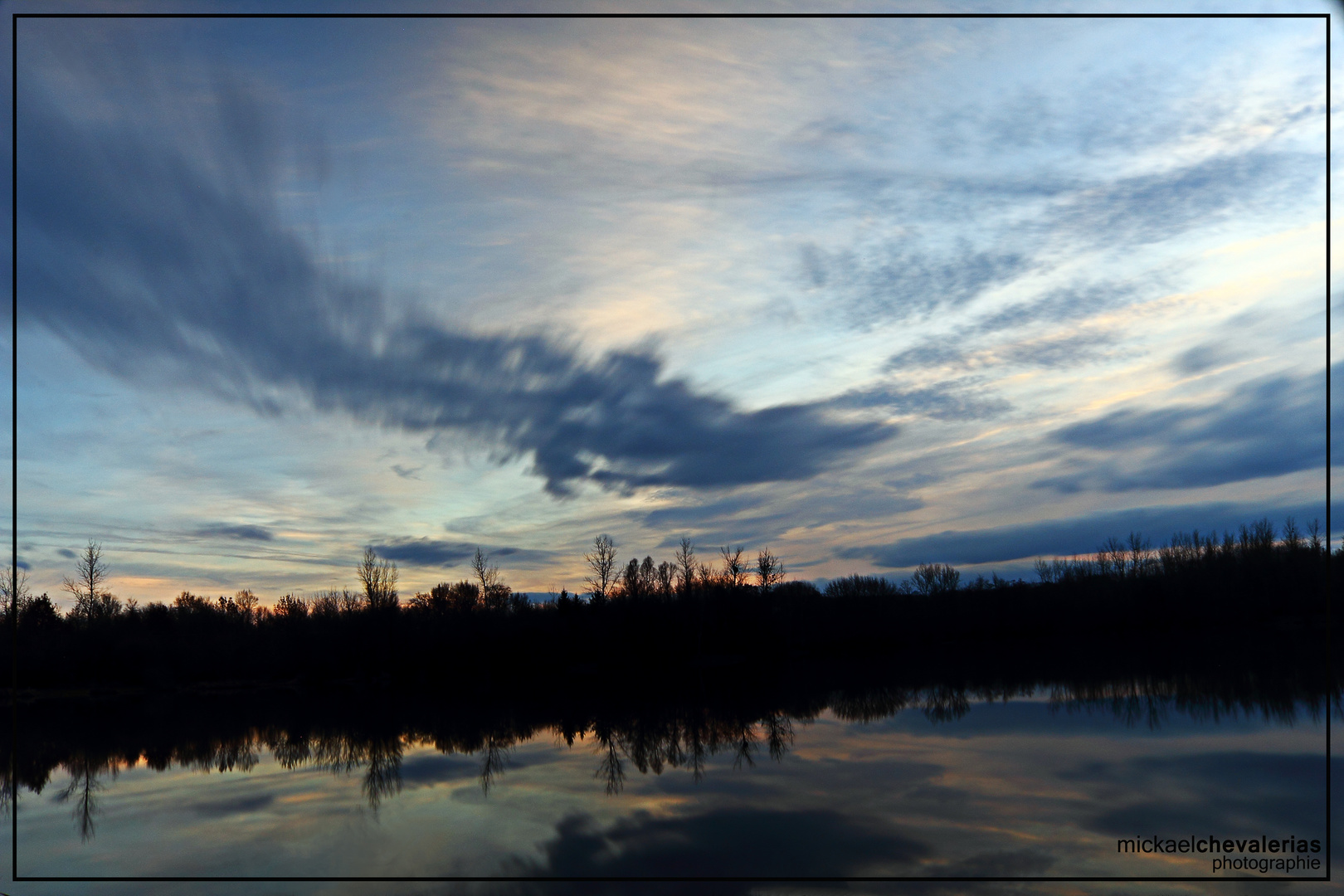 Coucher de soleil sur l'étang