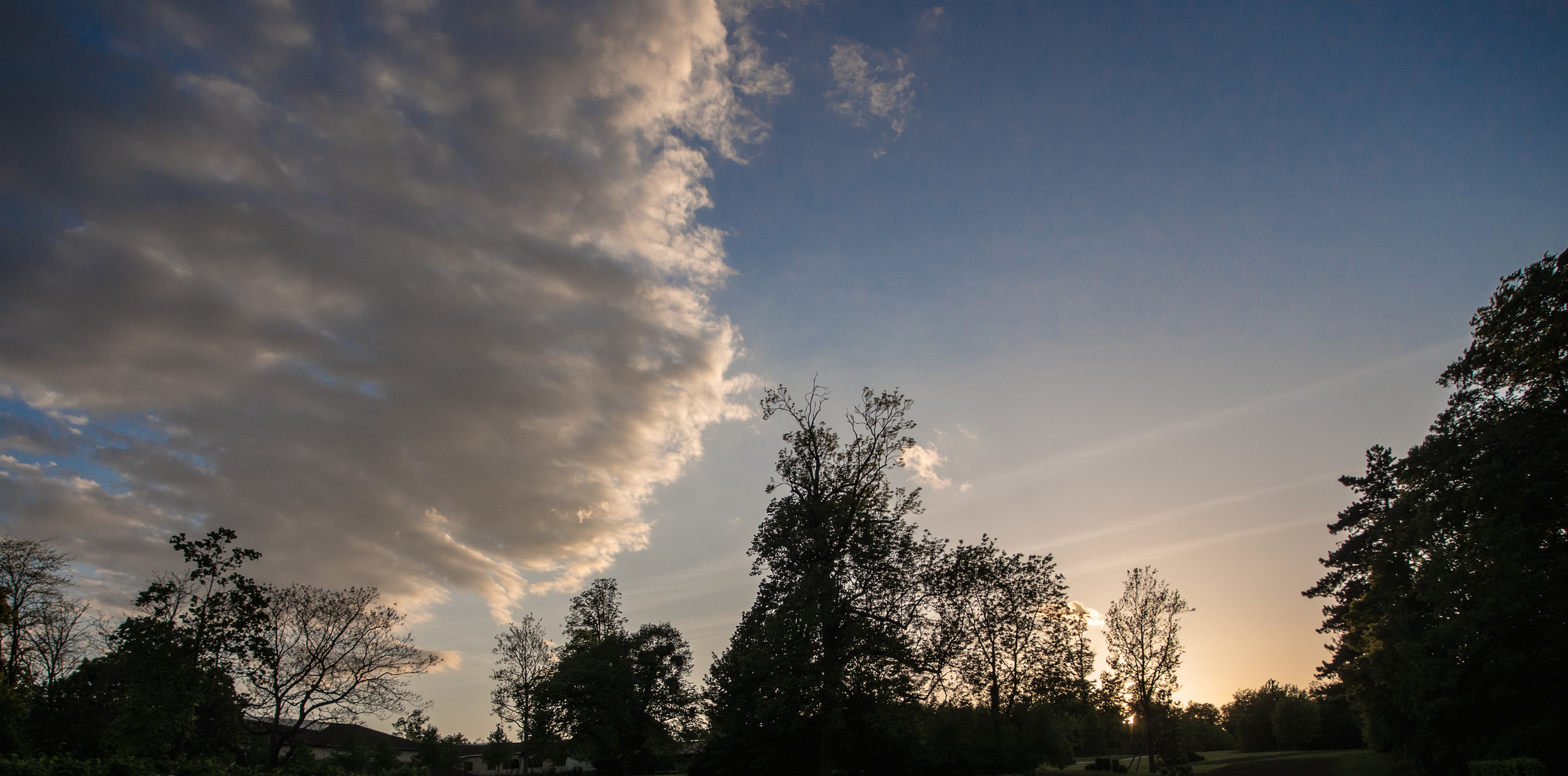 Coucher de soleil sur lit de nuages