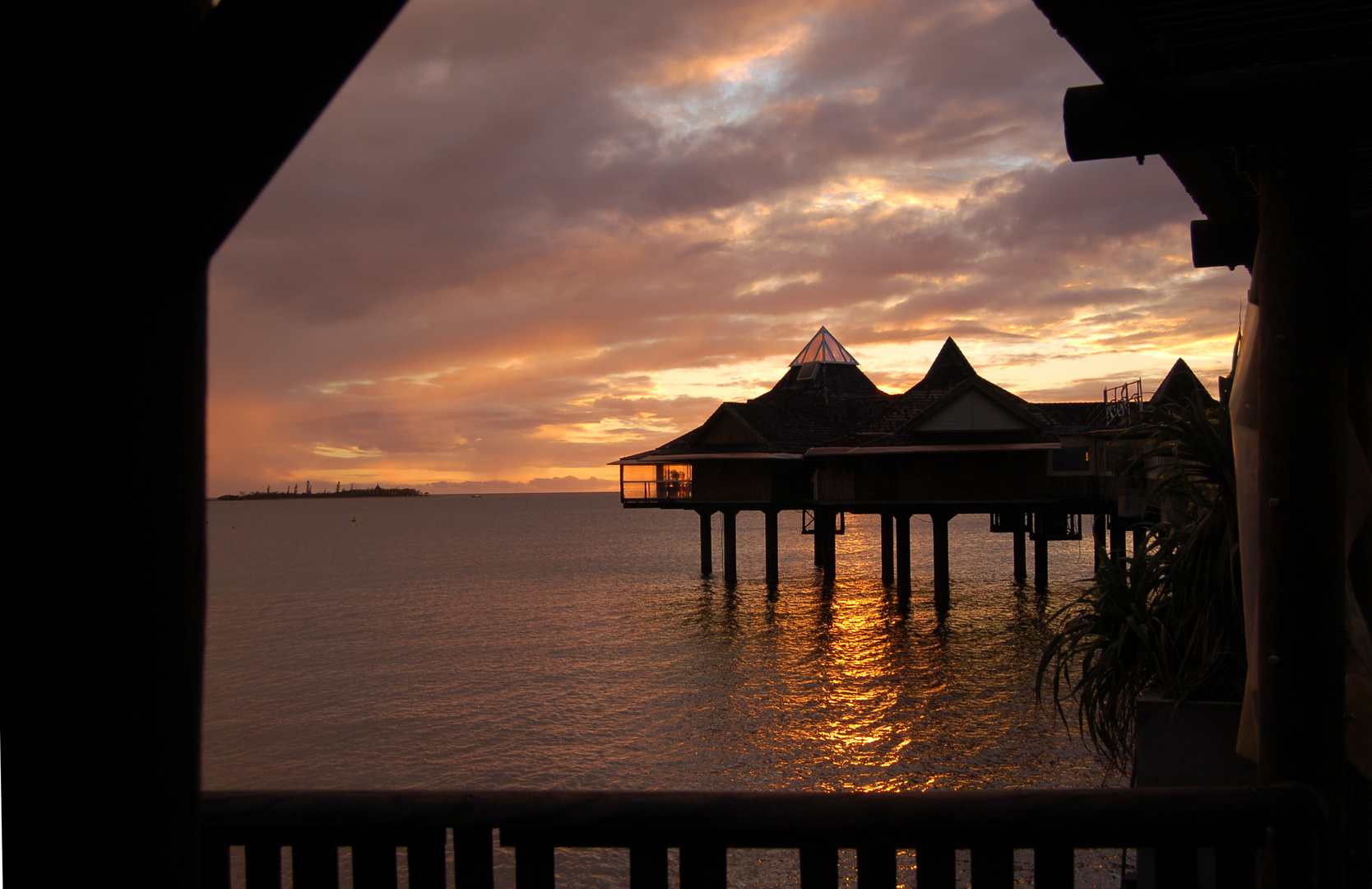 coucher de soleil sur Nouméa