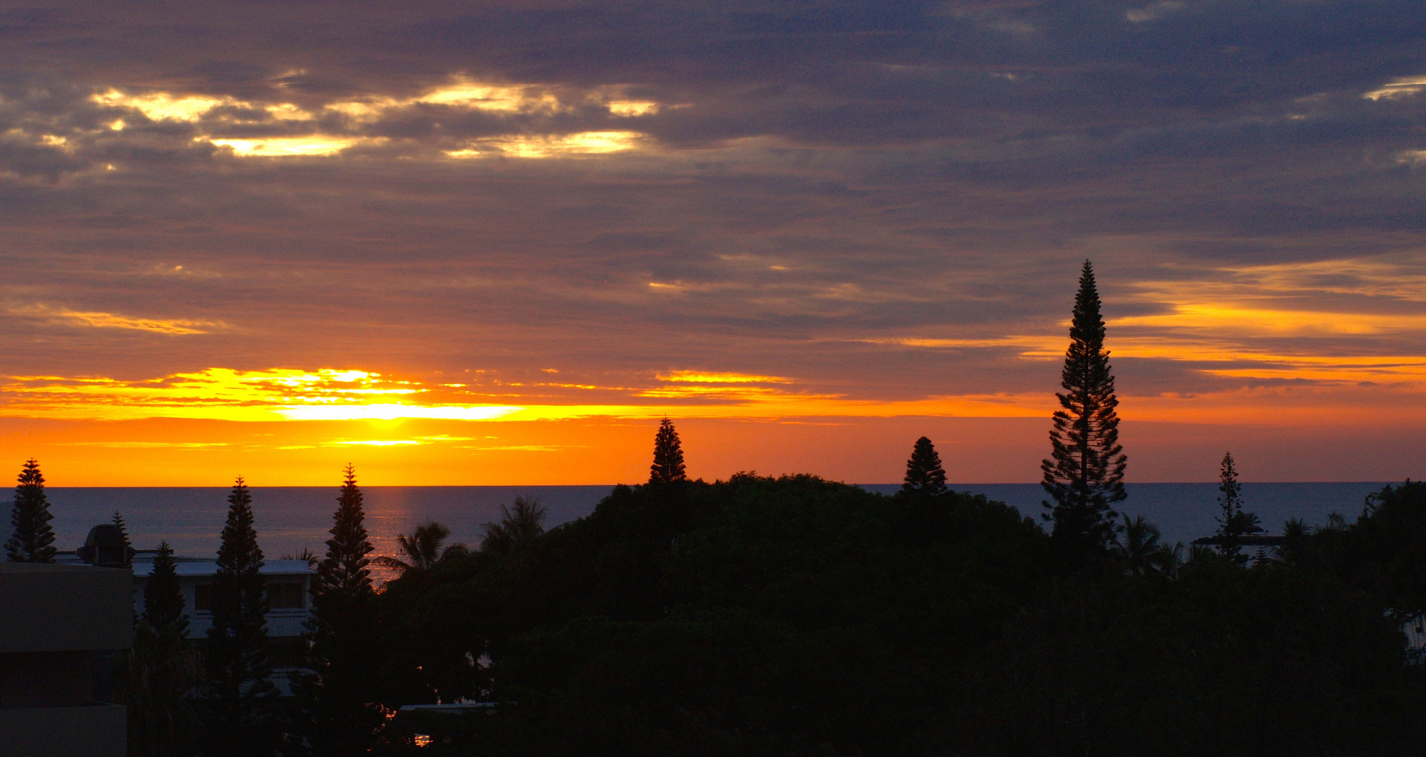 Coucher de soleil sur Nouméa -- Sonnenuntergang in Nouméa