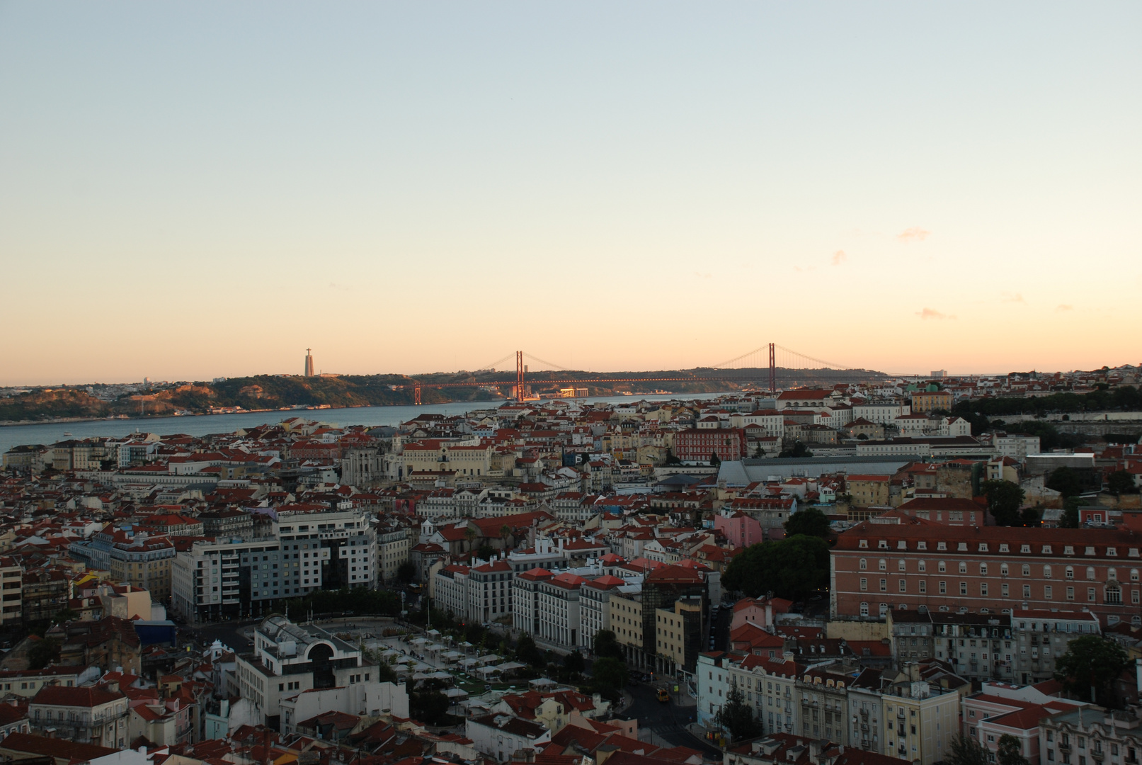 Coucher de soleil sur Ponte 25 de Abril - Lisbonne