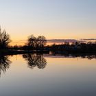 Coucher de soleil sur un lac de Bourgogne en France