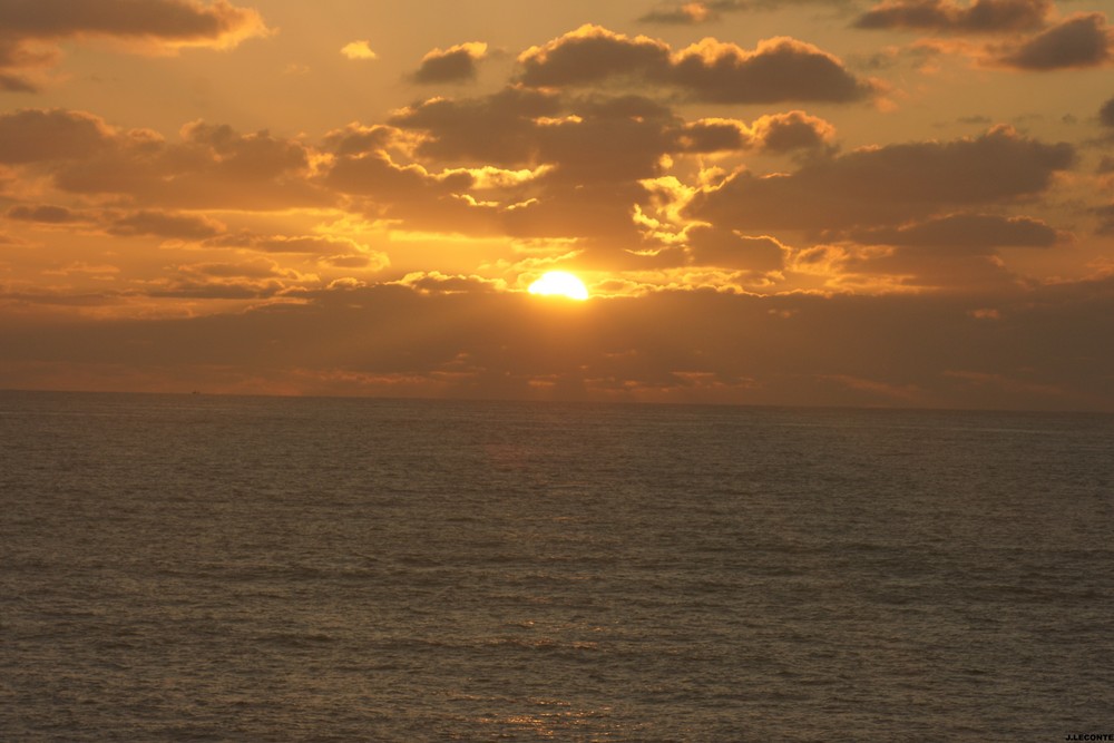 COUCHER DE SOLEIL UN SOIR D' ETE