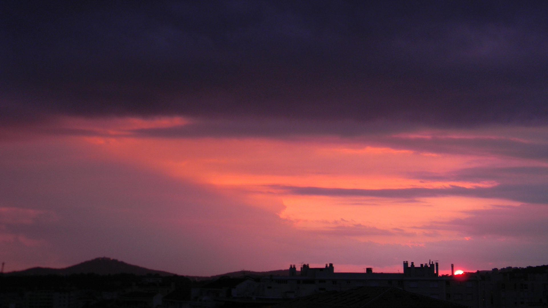 Coucher derrière les toits