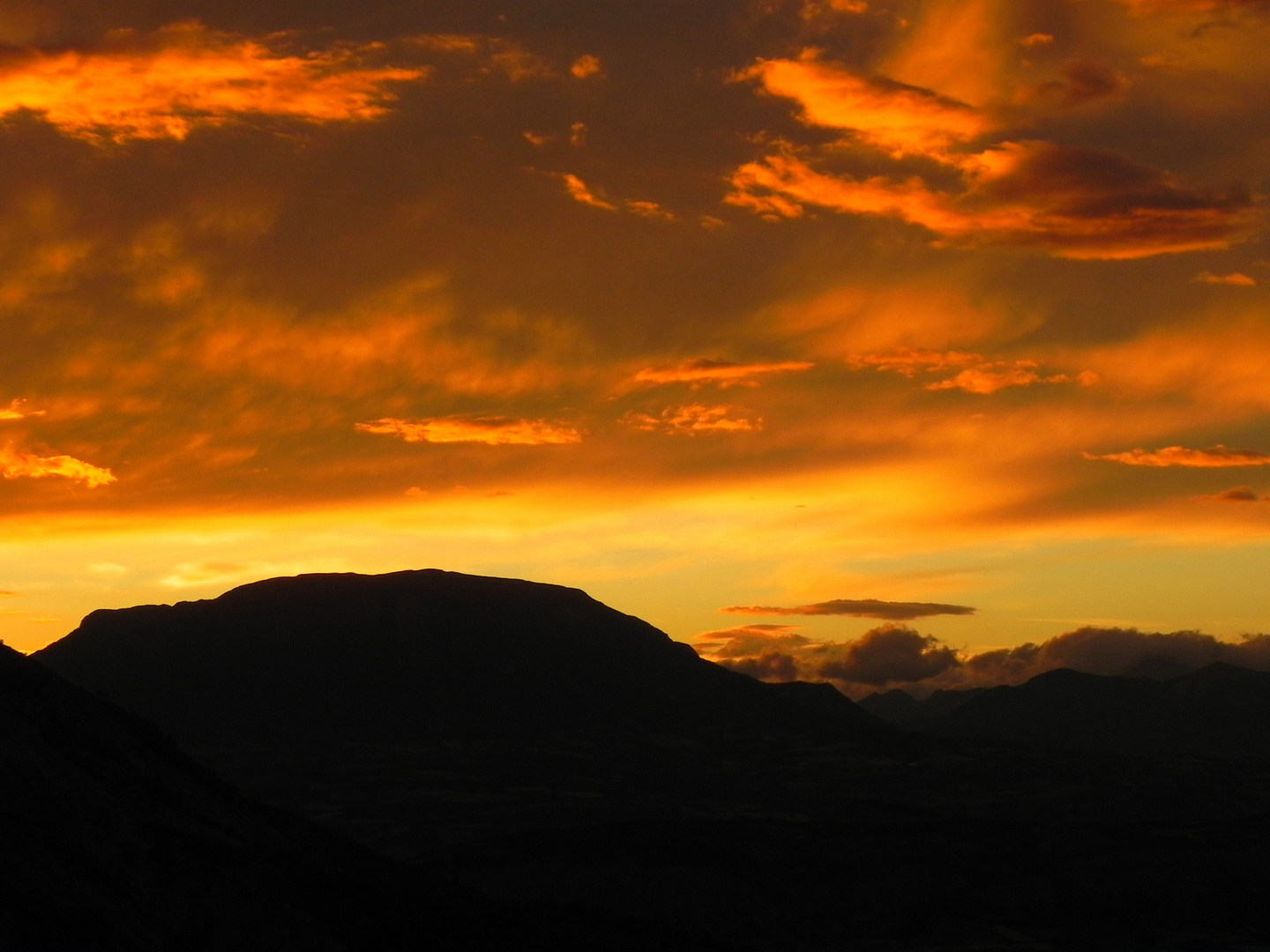 Coucher du soleil dans les Alpes du Sud