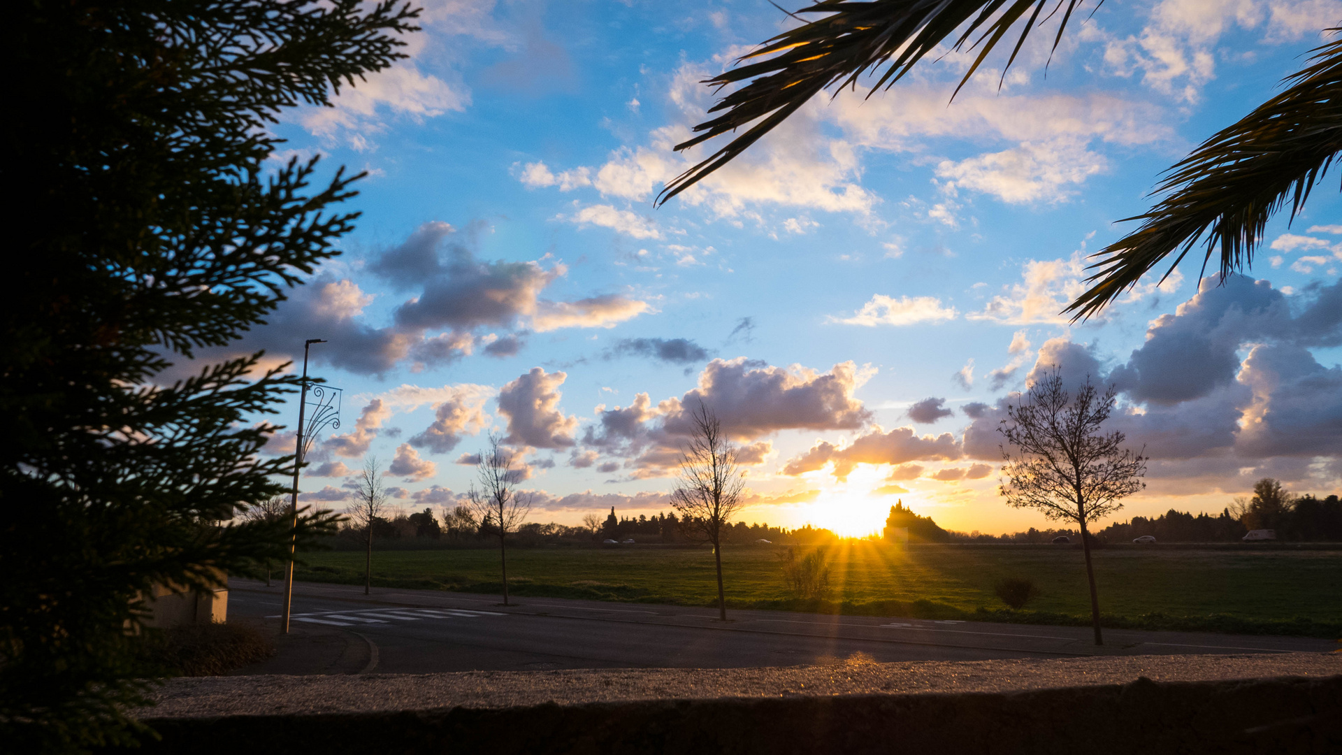 coucher nuageux