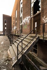 Couillet - Route de Châtelet - Sale des Fêtess-Piscine abandonné - 02