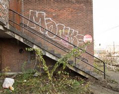 Couillet - Route de Châtelet - Sale des Fêtess-Piscine abandonné - B