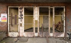 Couillet - Route de Châtelet - Sale des Fêtess-Piscine abandonné - C