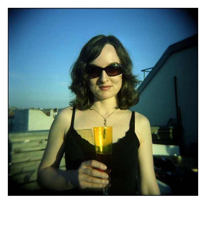 Couleurs d'été (3): Franziska et le verre jaune . Berlin 2006