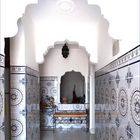 Couloir d’une maison marocaine typique - Flur in einem typischen marokkanischen Haus.