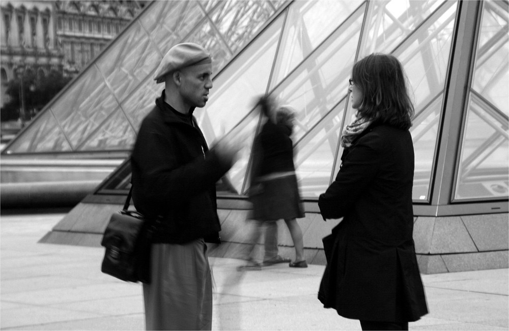 couple at Louvre.