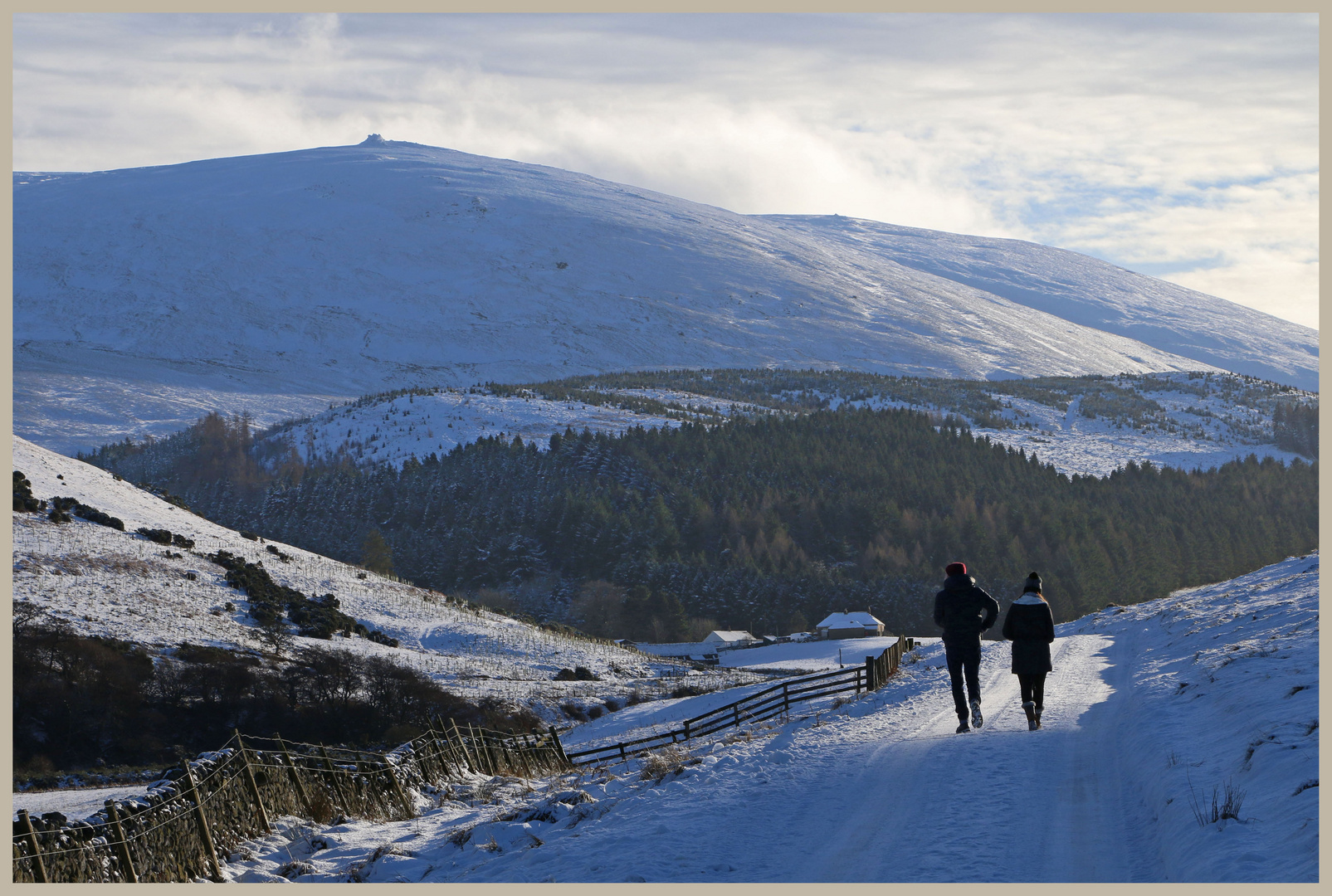 couple walking in the college valley