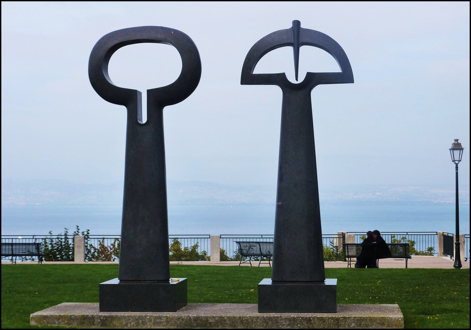 couples , face au lac léman !!!