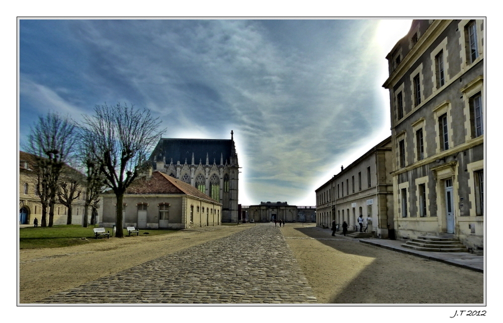 Cour intérieure au Château de Vincennes