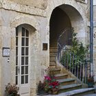 Cour intérieure dans la vieille ville d’Auch -- Innenhof in der Altstadt von Auch