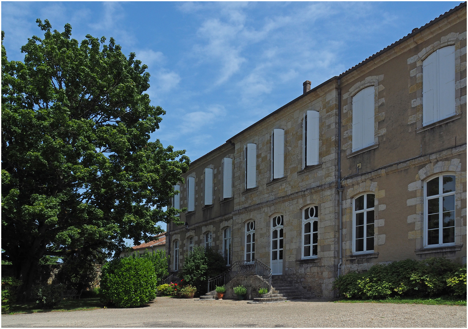 Cour intérieure du Château de Cugnac  (XVIIIème) --  Condom