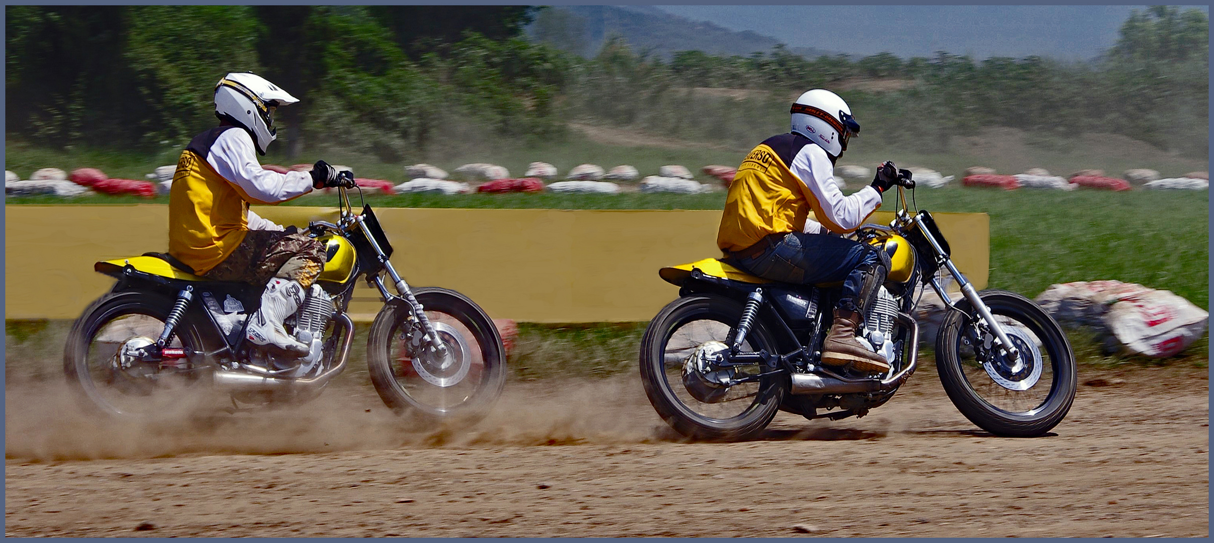  courir dans la poussière .... ( HD dirt track )