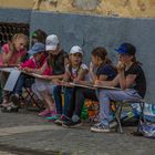 Cours de dessin dans les rue de Kronstadt.