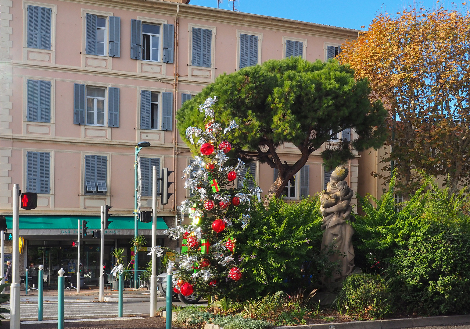 Cours René Coty  -  Menton