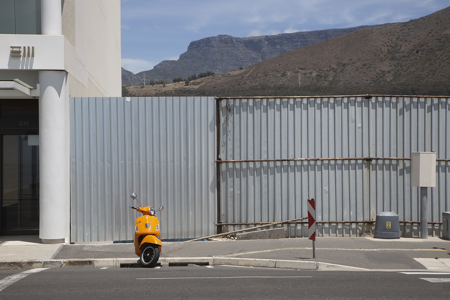 COVERED TABLE MOUNTAIN #01