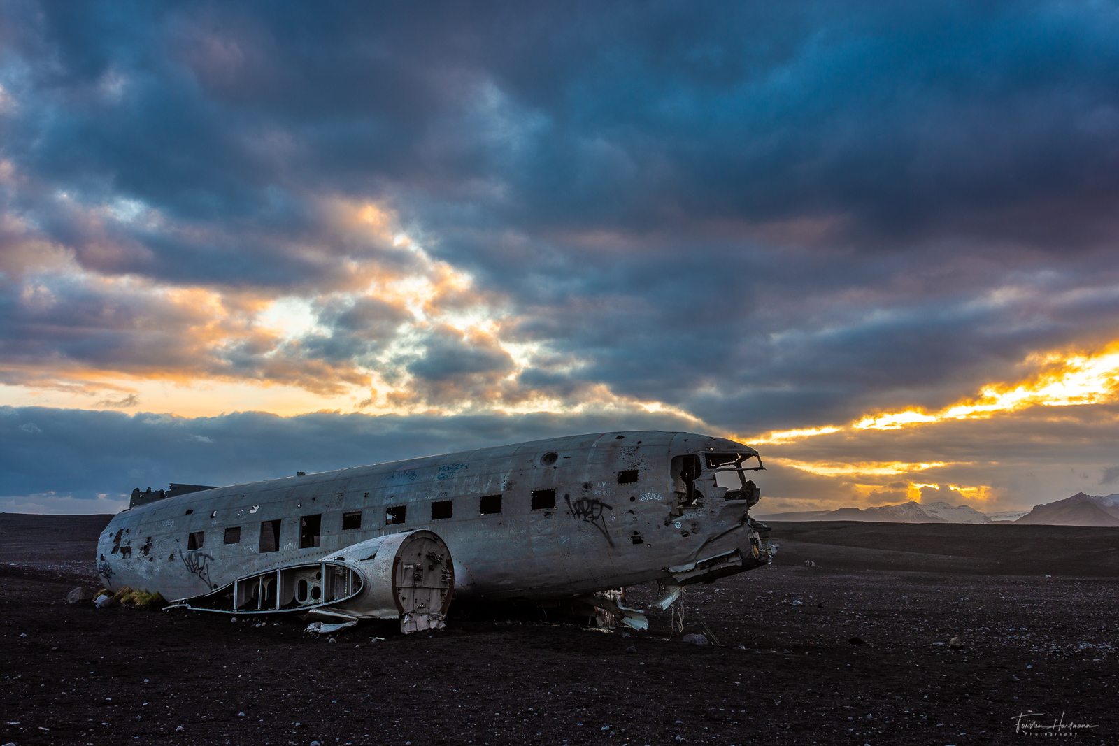 Crashed DC-3 plane at sunset (Iceland)