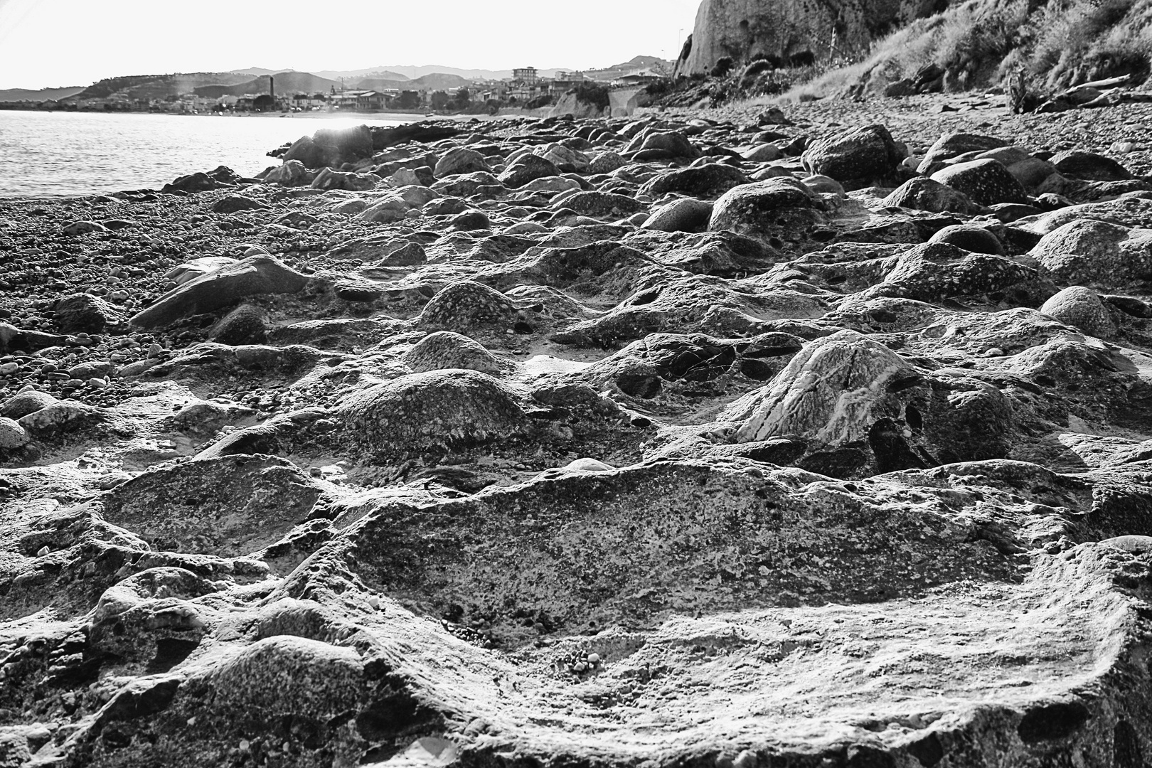 crateri sulla spiaggia