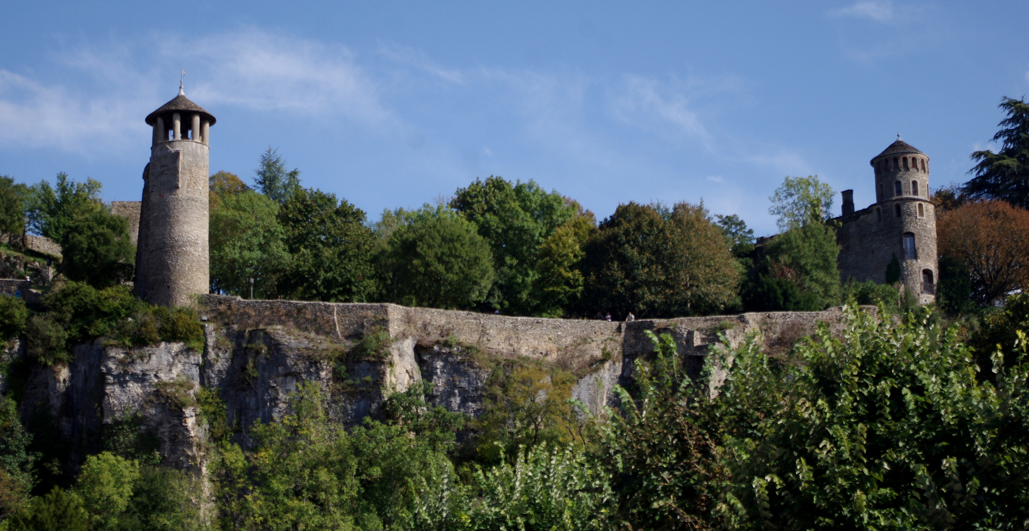 Crémieu - Isère - les remparts