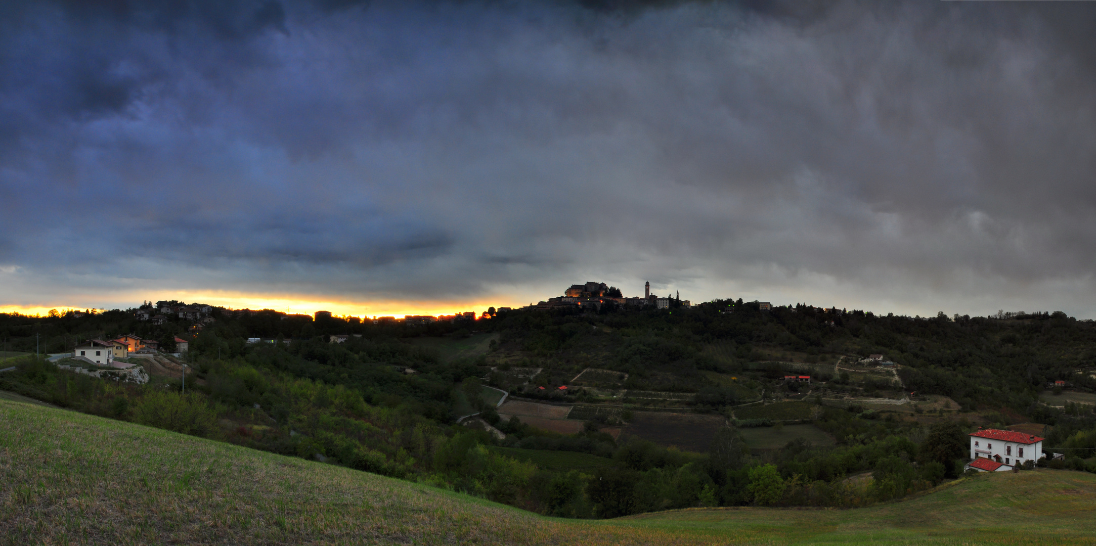 Cremolino at Sunset. September 2011. Cremolino al tramonto, September 2011