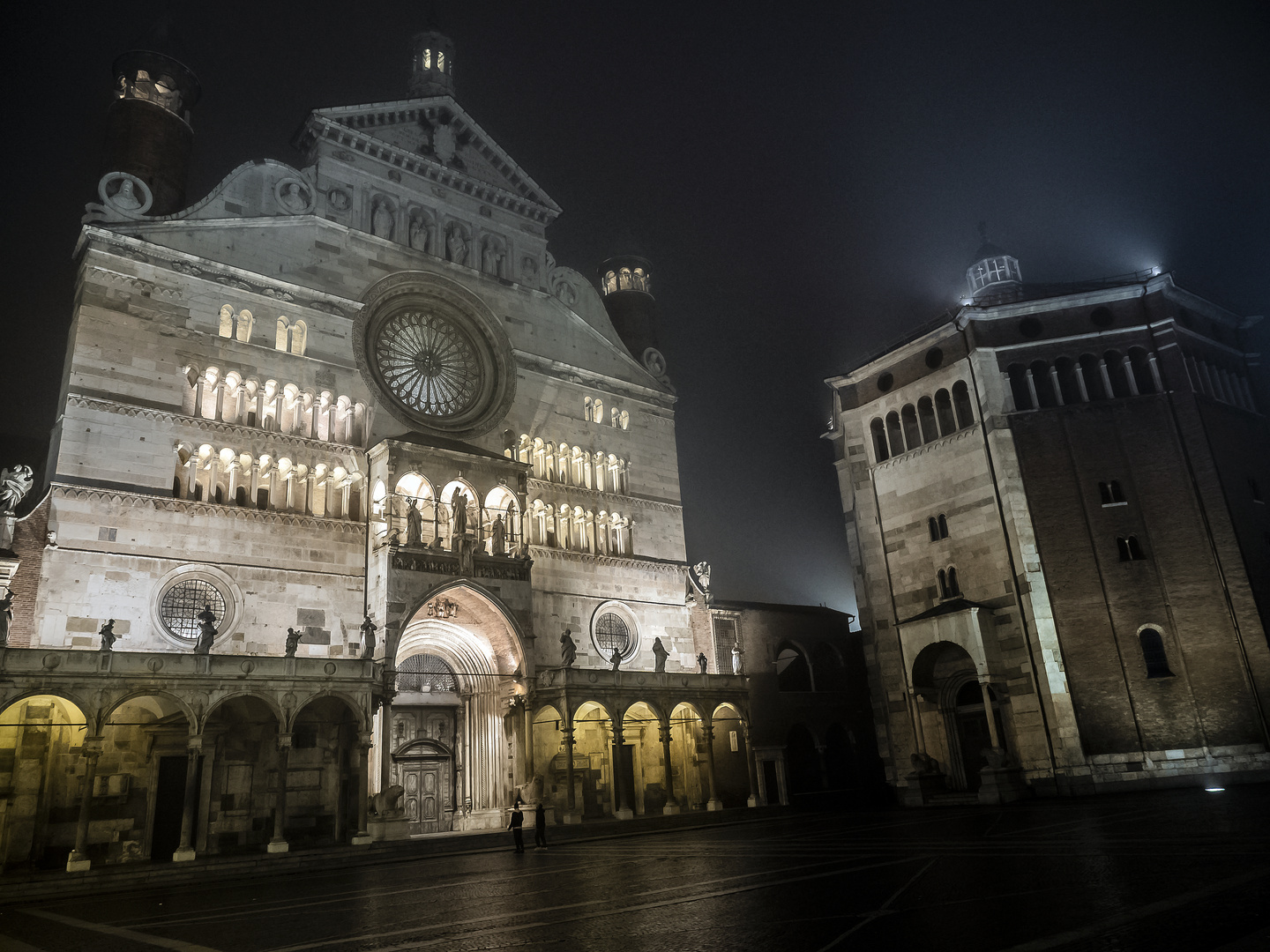 Cremona by night