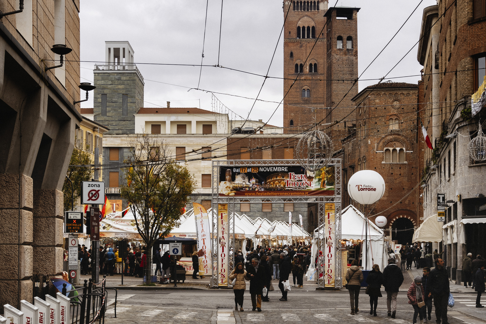 Cremona, torri e torrone