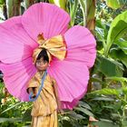 Créole au parapluie d'hibiscus