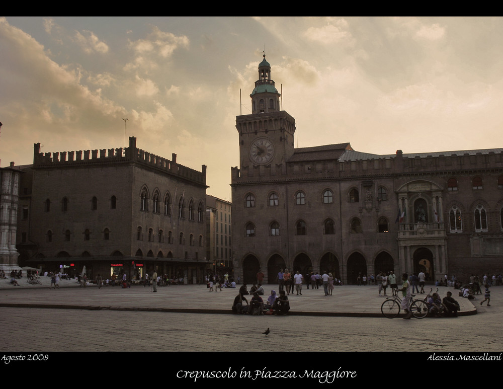 Crepuscolo in Piazza Maggiore