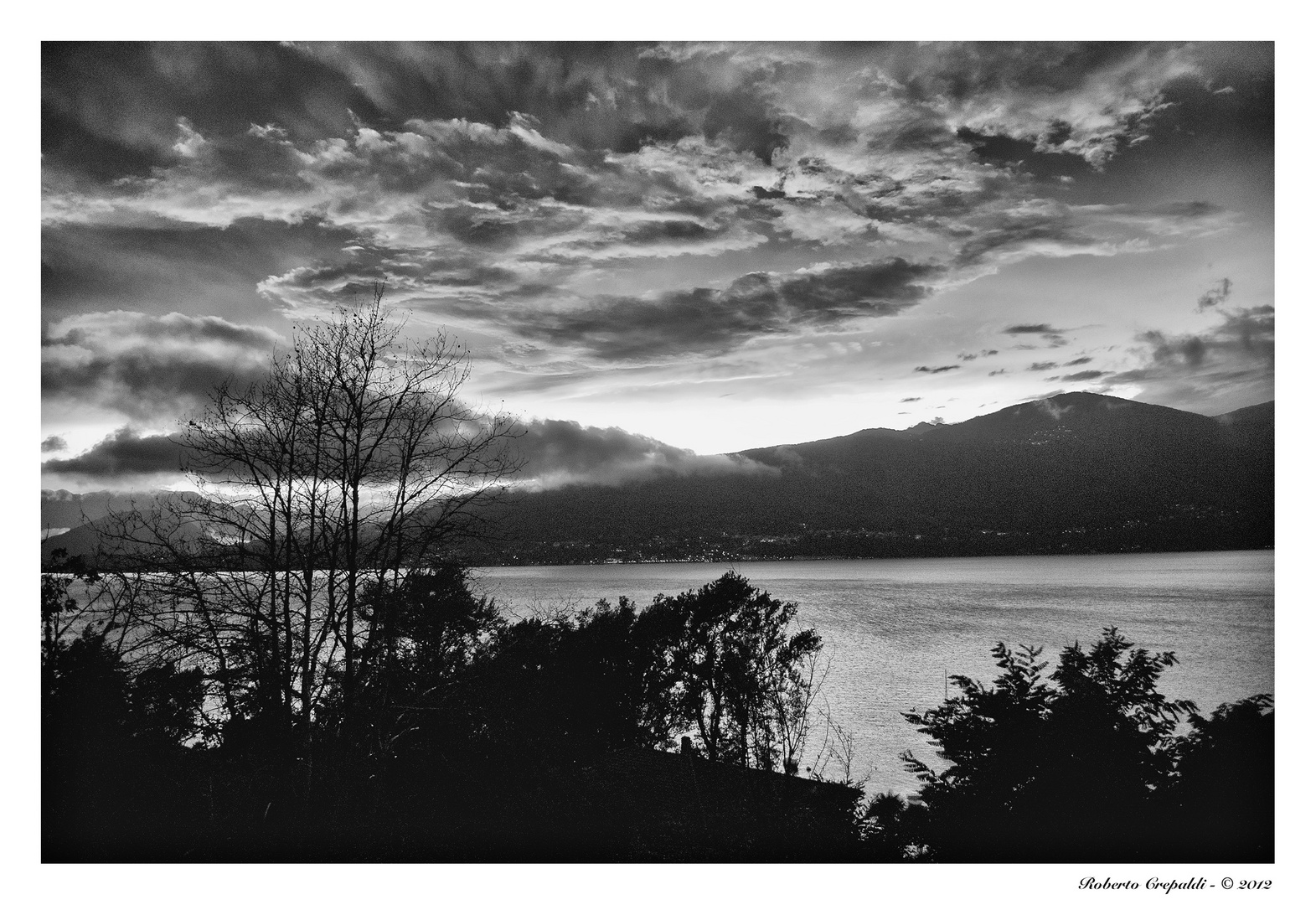 Crepuscolo sul lago Maggiore