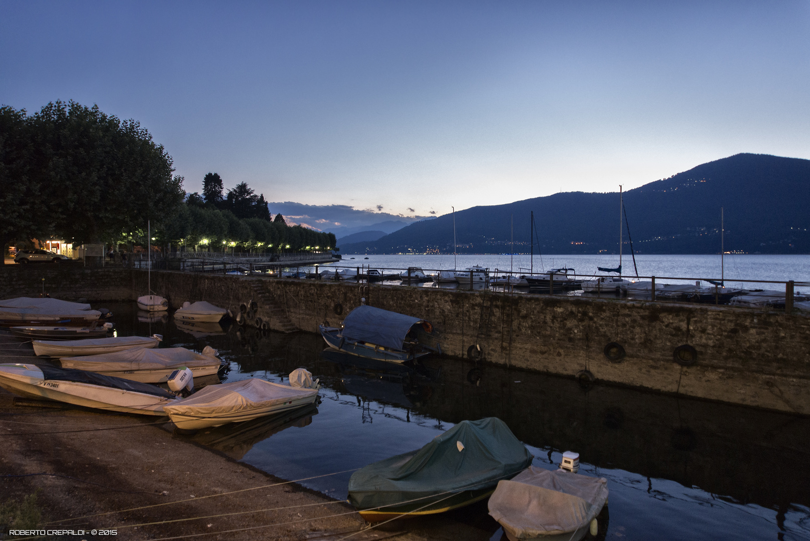 Crepuscolo sul lungolago