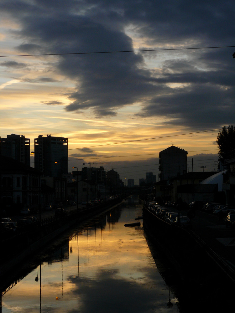 Crepuscolo sul Naviglio Grande