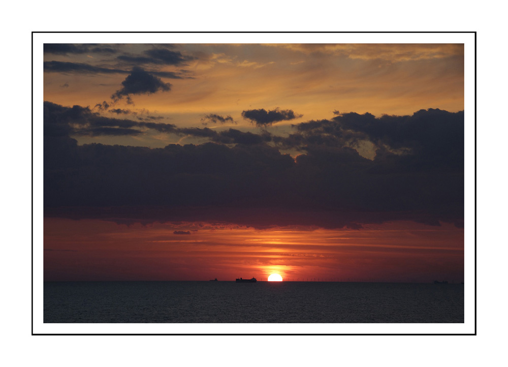 crepuscule ferryboat baltique