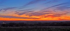 Crépuscule sur la vallée de la Baïse et Condom