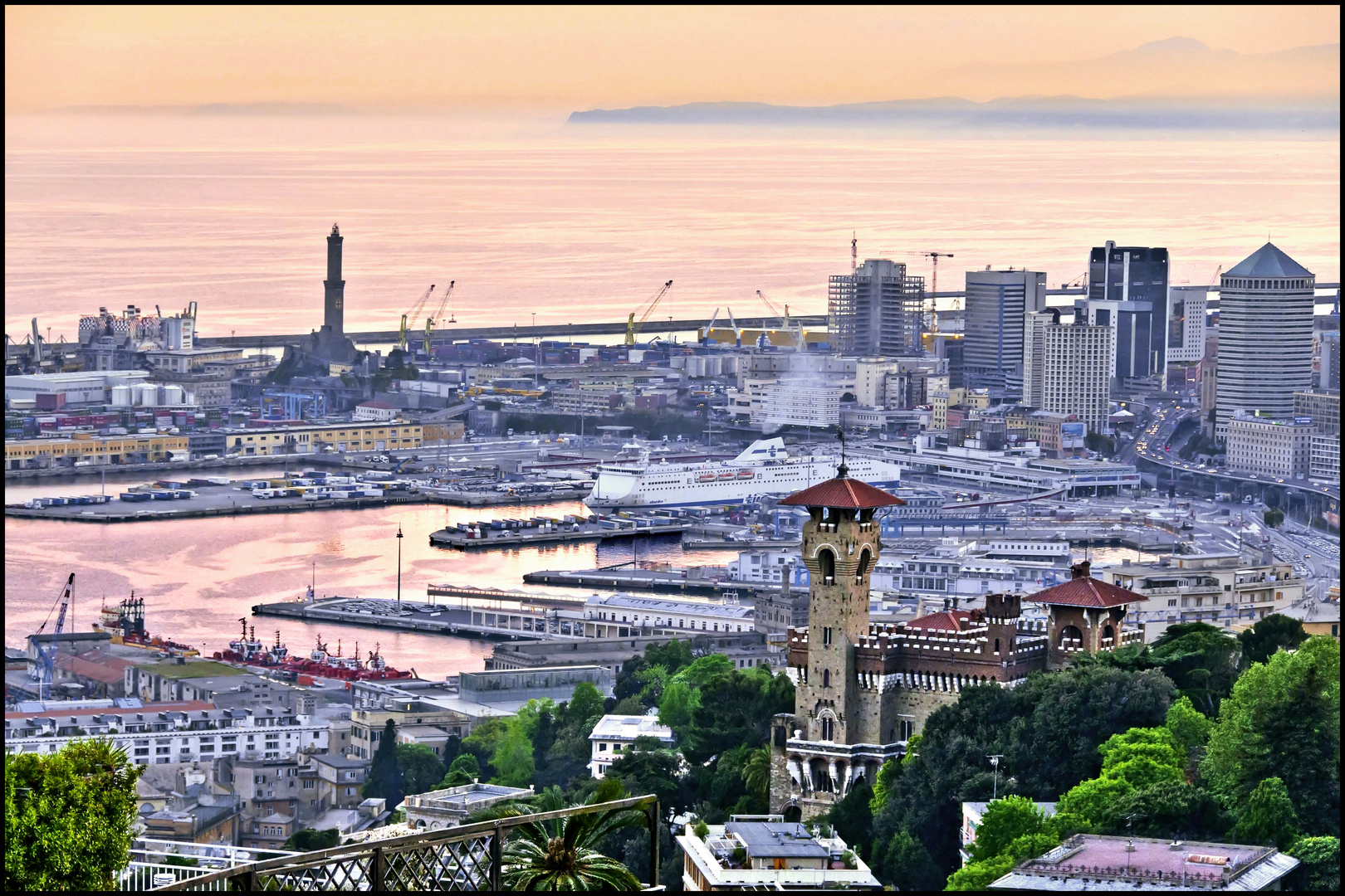 Crépuscule sur le port