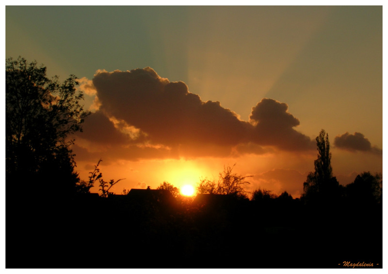 Crépuscule sur le village