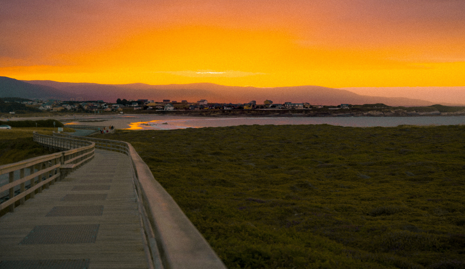 CREPUSCULO EN LA PLAYA DE AREALONGA  San Miguel de Reinante.Lugo