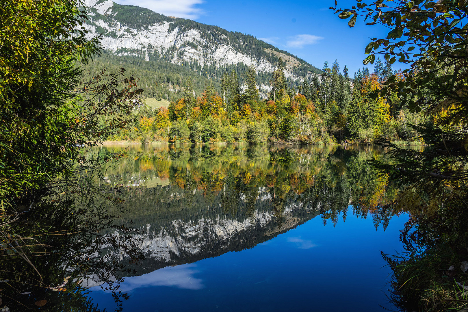 Crestasee mit Berg