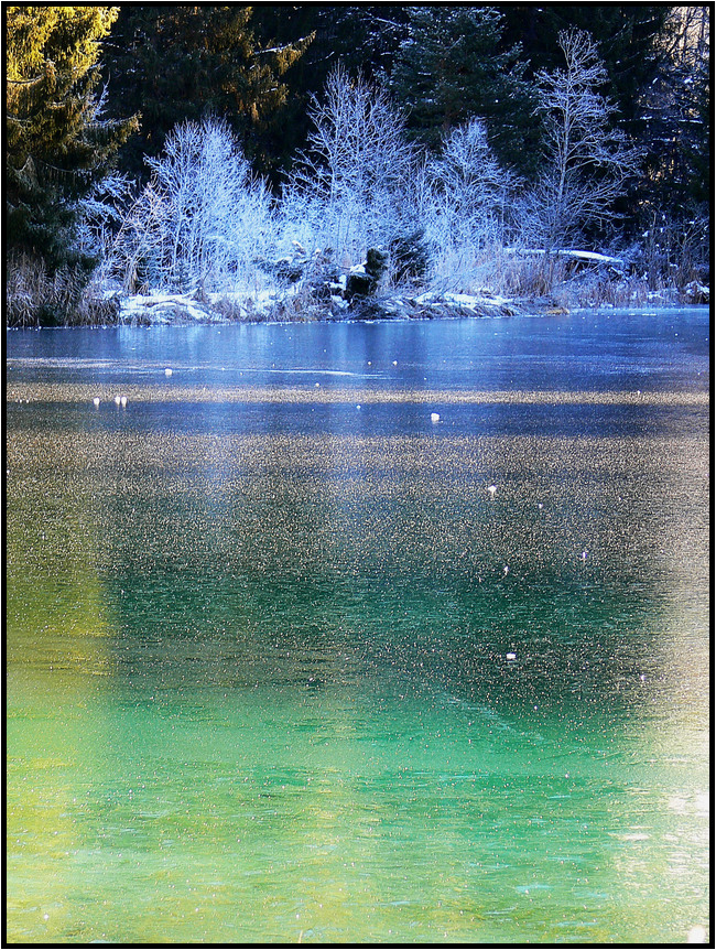 Crestasee mit Schwarzeis