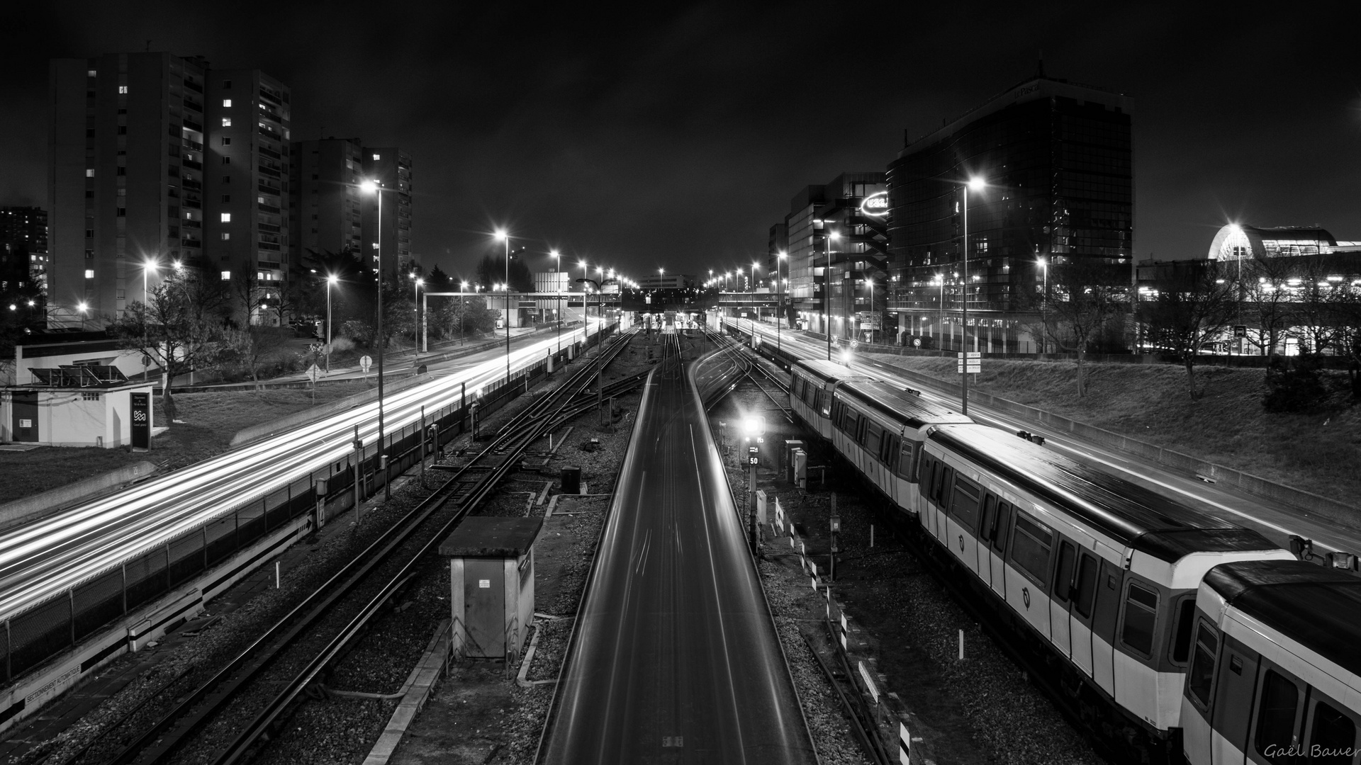 Creteil's subway by night