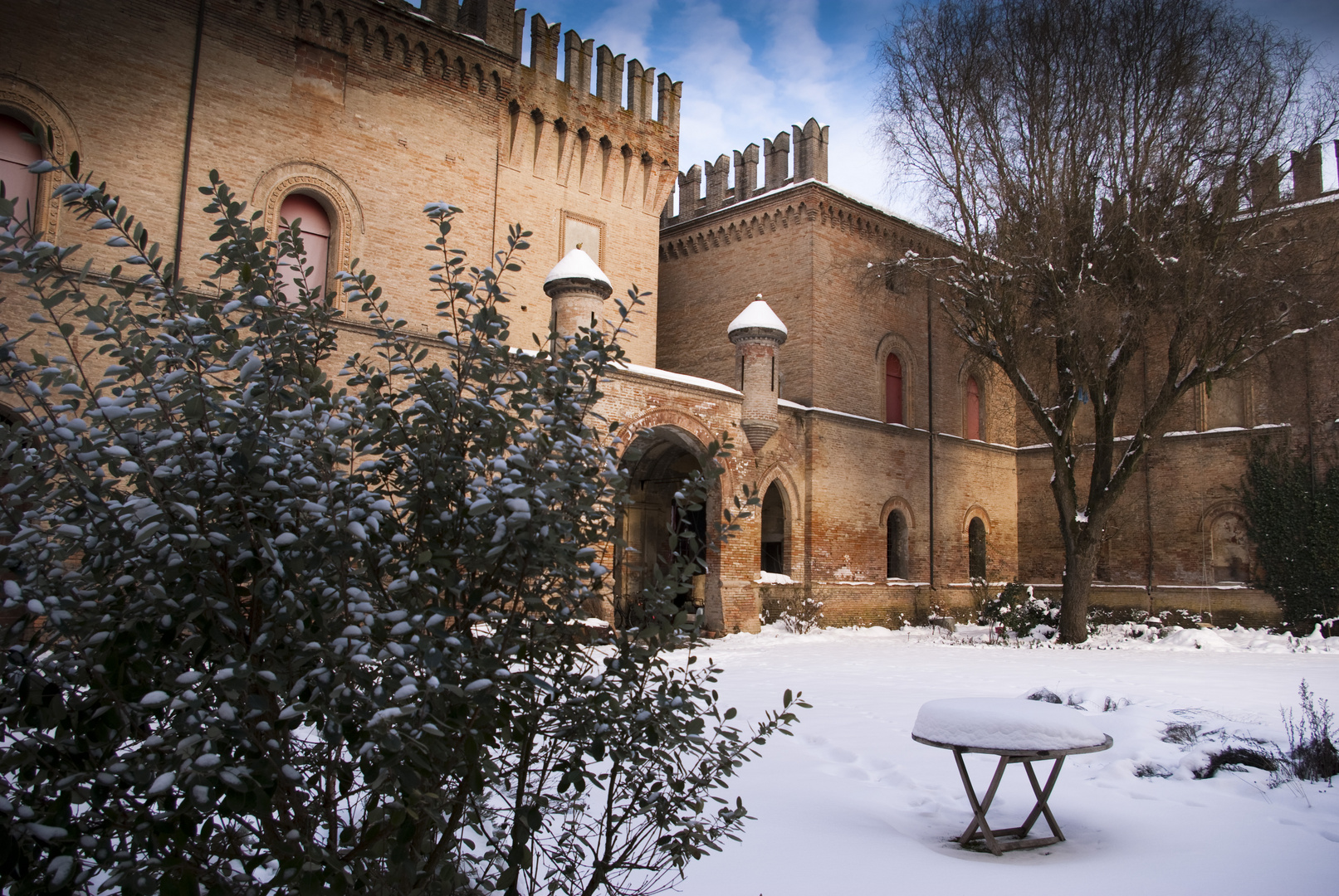 Crevalcore.... castello di Galeazza